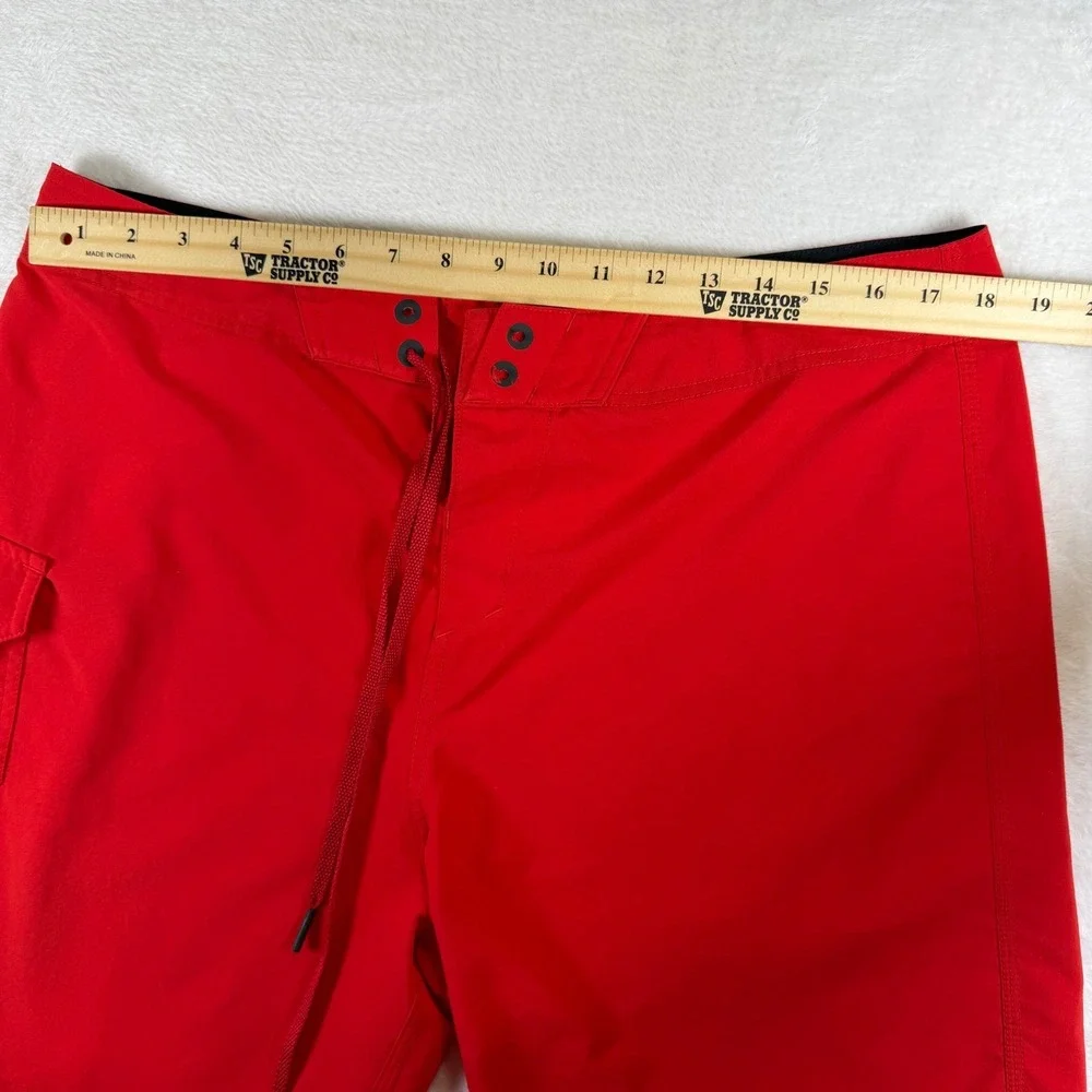 Oakley Mens Red Board Shorts Regular Fit Cargo Pocket Swim Trunks Size 36